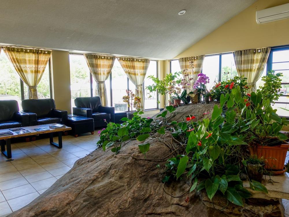 Howard Johnson By Wyndham Ґрейвенгерст Екстер'єр фото